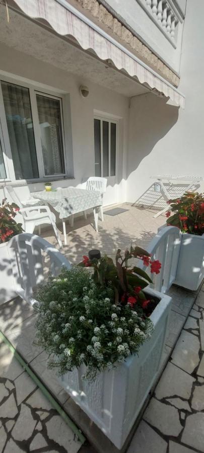 Pahljina Apartments Palit Exterior foto